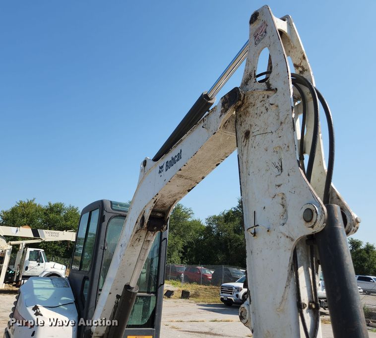 image for item MU9232 2011 Bobcat E50  mini excavator