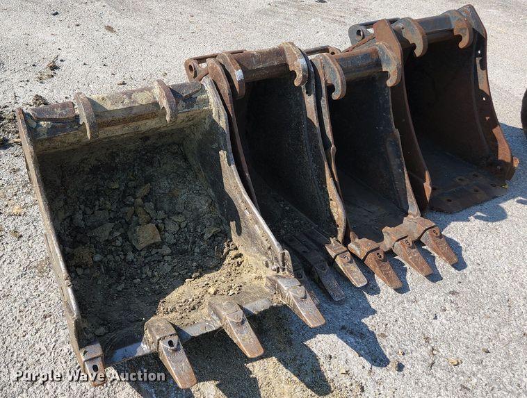 image for item MU9232 2011 Bobcat E50  mini excavator