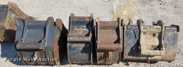 image for item MU9232 2011 Bobcat E50  mini excavator