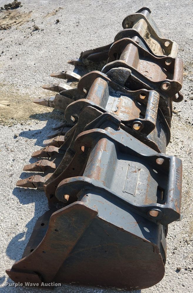 image for item MU9232 2011 Bobcat E50  mini excavator