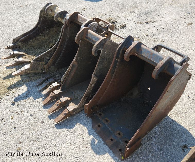 image for item MU9232 2011 Bobcat E50  mini excavator