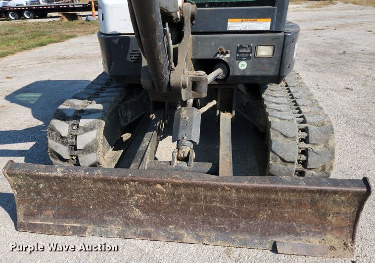 image for item MU9232 2011 Bobcat E50  mini excavator