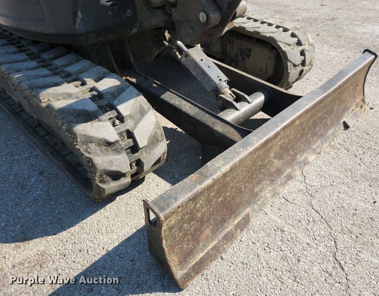 image for item MU9232 2011 Bobcat E50  mini excavator