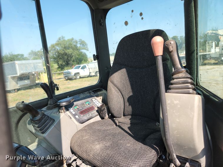 image for item MU9232 2011 Bobcat E50  mini excavator