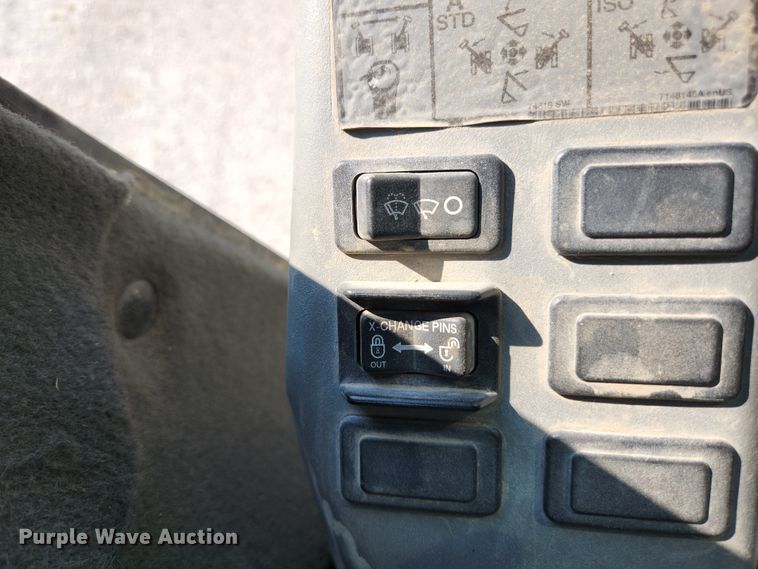 image for item MU9232 2011 Bobcat E50  mini excavator