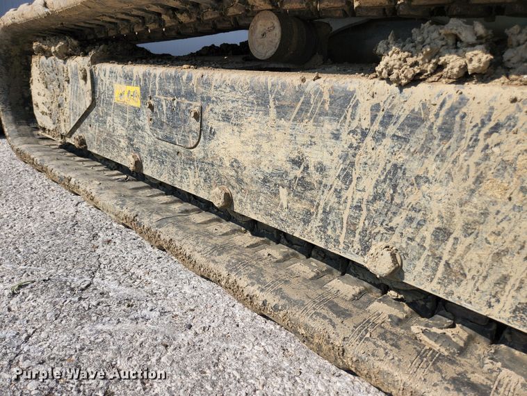 image for item MU9232 2011 Bobcat E50  mini excavator