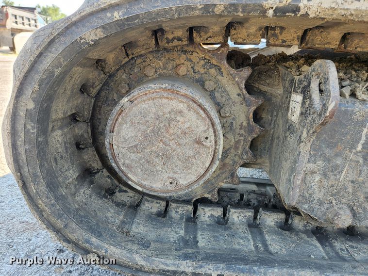 image for item MU9232 2011 Bobcat E50  mini excavator