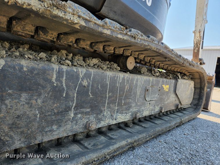 image for item MU9232 2011 Bobcat E50  mini excavator