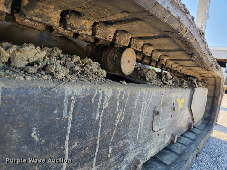 image for item MU9232 2011 Bobcat E50  mini excavator