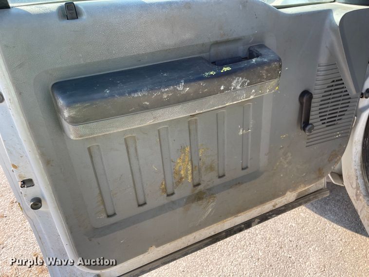 image for item MU9235 2012 Ford F550 Super Duty XL  flatbed truck