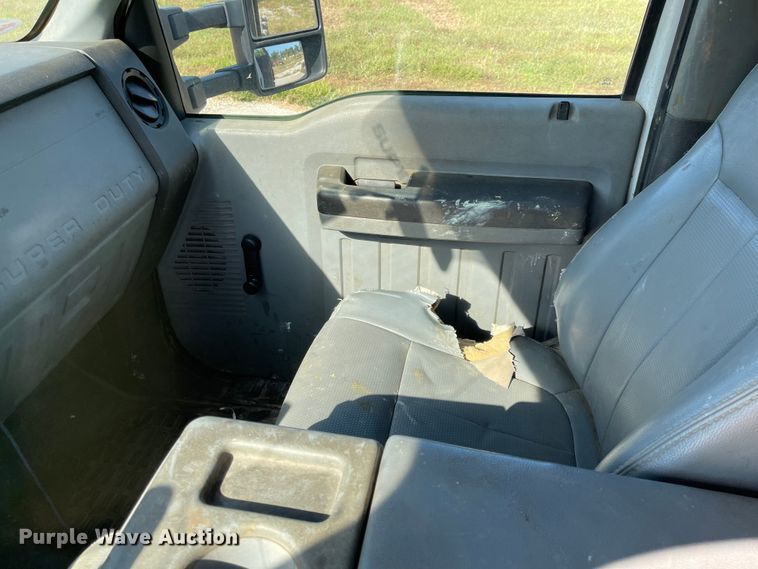 image for item MU9235 2012 Ford F550 Super Duty XL  flatbed truck