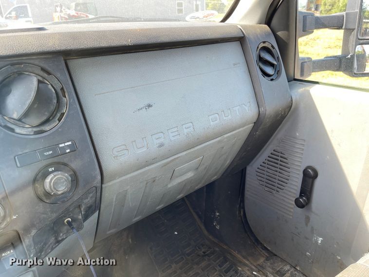 image for item MU9235 2012 Ford F550 Super Duty XL  flatbed truck