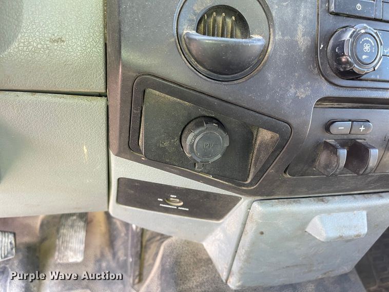 image for item MU9235 2012 Ford F550 Super Duty XL  flatbed truck