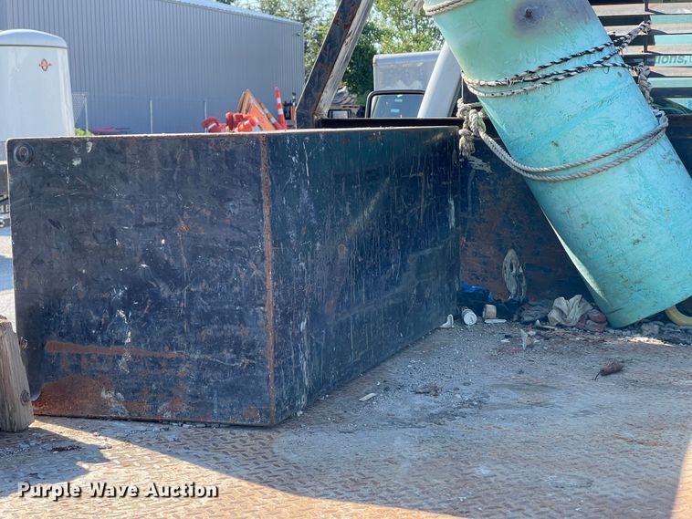 image for item MU9235 2012 Ford F550 Super Duty XL  flatbed truck