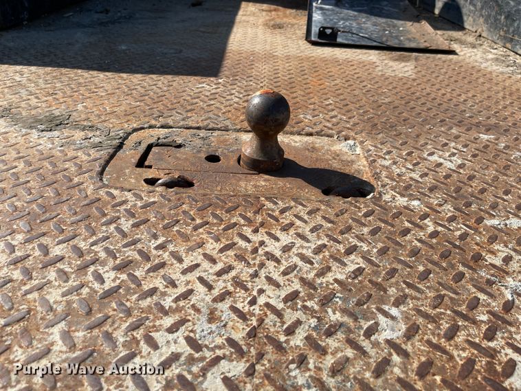 image for item MU9235 2012 Ford F550 Super Duty XL  flatbed truck