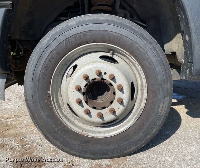 image for item MU9235 2012 Ford F550 Super Duty XL  flatbed truck