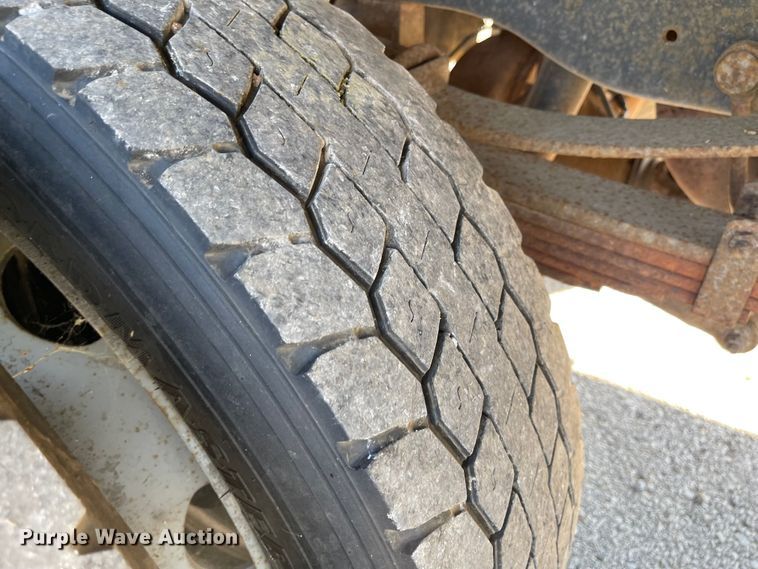 image for item MU9235 2012 Ford F550 Super Duty XL  flatbed truck