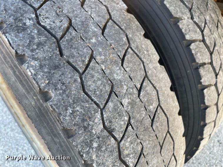 image for item MU9235 2012 Ford F550 Super Duty XL  flatbed truck