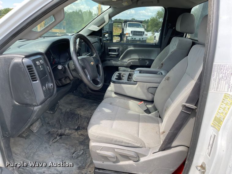 image for item MU9237 2019 Chevrolet Silverado 5500HD  flatbed truck