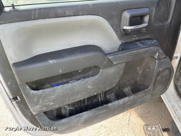 image for item MU9237 2019 Chevrolet Silverado 5500HD  flatbed truck