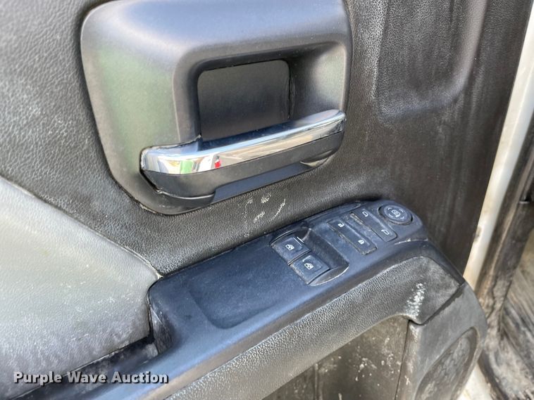 image for item MU9237 2019 Chevrolet Silverado 5500HD  flatbed truck