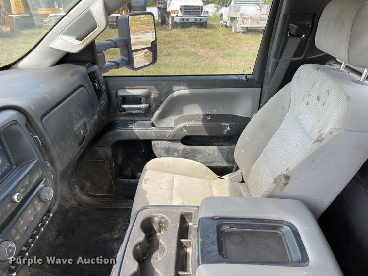 image for item MU9237 2019 Chevrolet Silverado 5500HD  flatbed truck