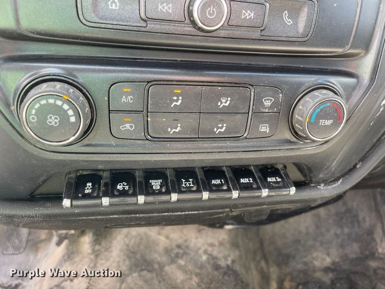 image for item MU9237 2019 Chevrolet Silverado 5500HD  flatbed truck