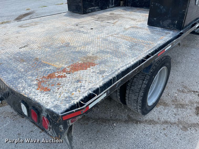 image for item MU9237 2019 Chevrolet Silverado 5500HD  flatbed truck