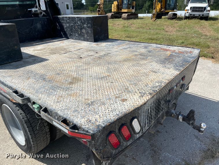 image for item MU9237 2019 Chevrolet Silverado 5500HD  flatbed truck