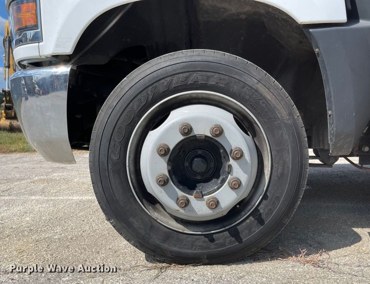 image for item MU9237 2019 Chevrolet Silverado 5500HD  flatbed truck