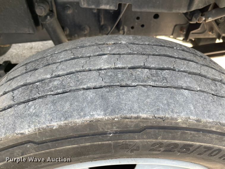 image for item MU9237 2019 Chevrolet Silverado 5500HD  flatbed truck