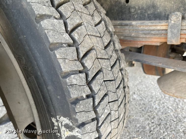 image for item MU9237 2019 Chevrolet Silverado 5500HD  flatbed truck