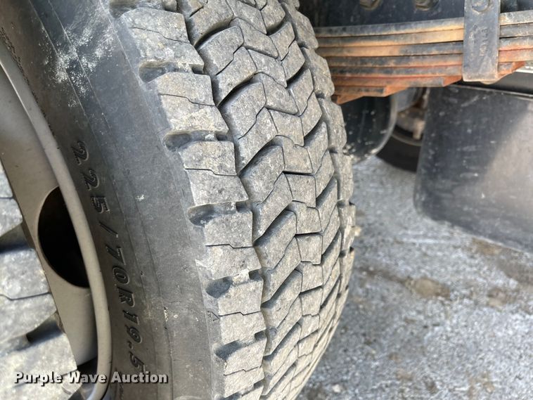 image for item MU9237 2019 Chevrolet Silverado 5500HD  flatbed truck