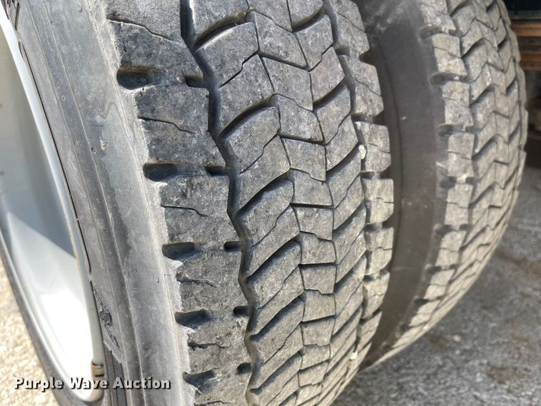 image for item MU9237 2019 Chevrolet Silverado 5500HD  flatbed truck