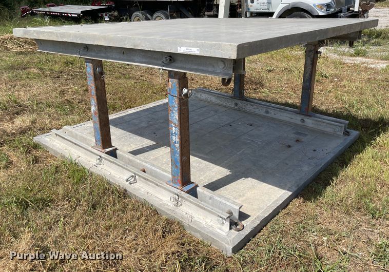 image for item MU9245 Trench box