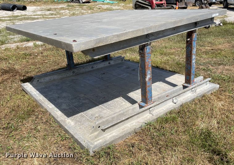 image for item MU9245 Trench box