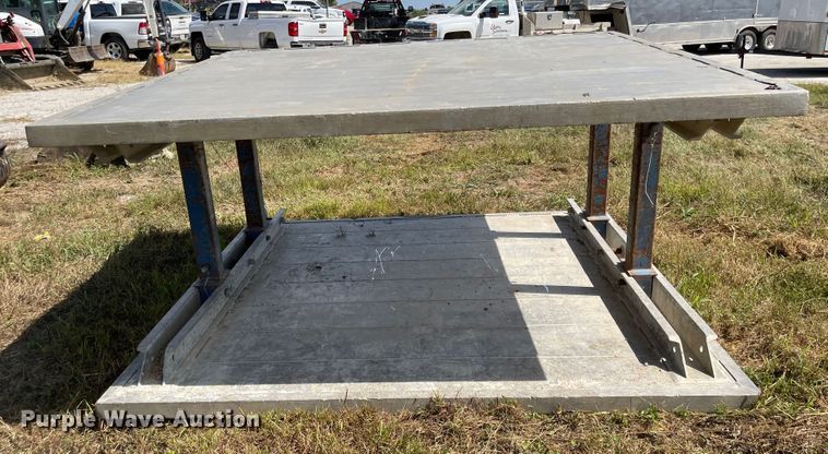 image for item MU9245 Trench box