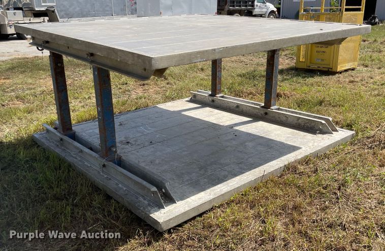 image for item MU9245 Trench box