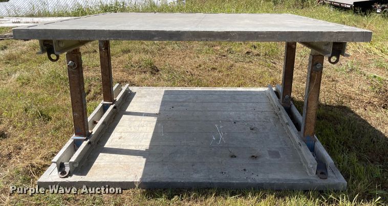 image for item MU9245 Trench box