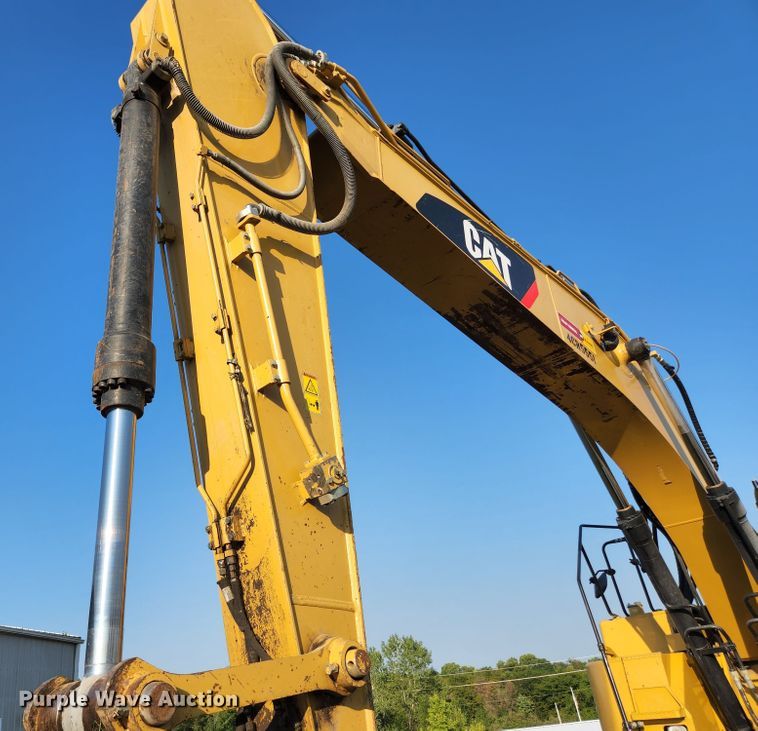 image for item MU9247 2014 Caterpillar 321D LCR  excavator