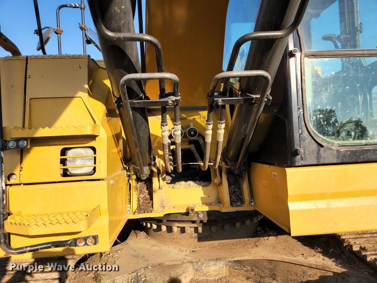image for item MU9247 2014 Caterpillar 321D LCR  excavator