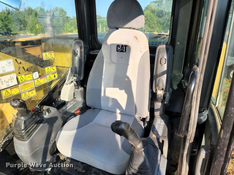 image for item MU9247 2014 Caterpillar 321D LCR  excavator