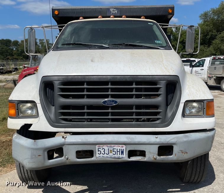 image for item MU9248 2002 Ford F750 Super Duty XL  dump truck