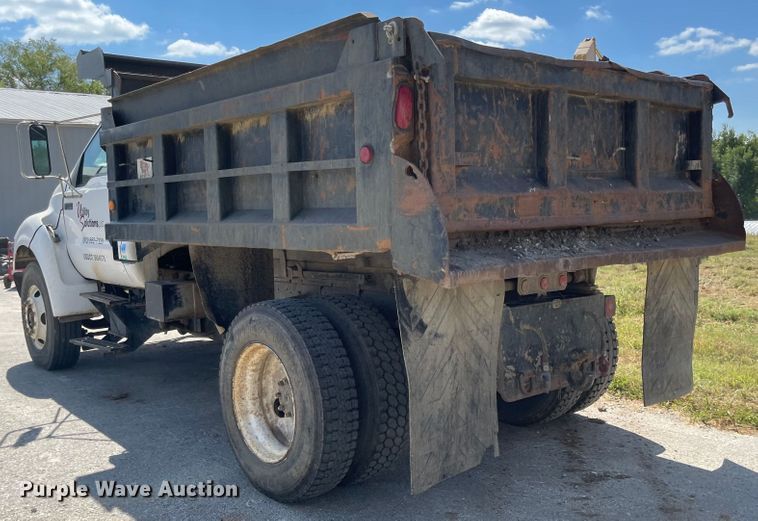 image for item MU9248 2002 Ford F750 Super Duty XL  dump truck