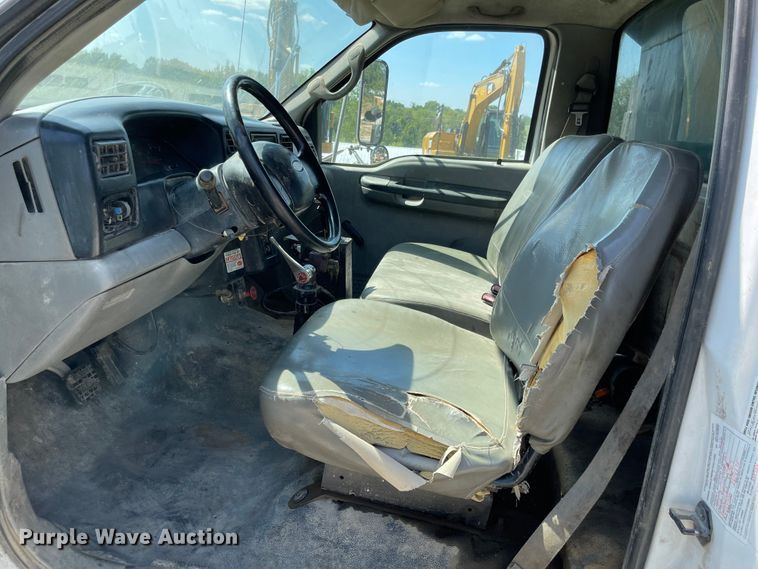 image for item MU9248 2002 Ford F750 Super Duty XL  dump truck