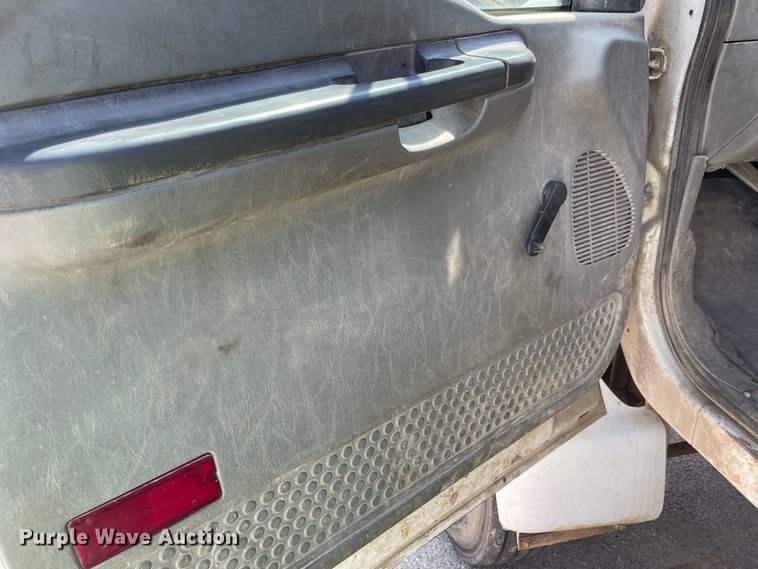 image for item MU9248 2002 Ford F750 Super Duty XL  dump truck