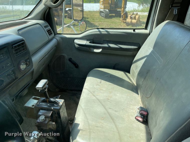 image for item MU9248 2002 Ford F750 Super Duty XL  dump truck