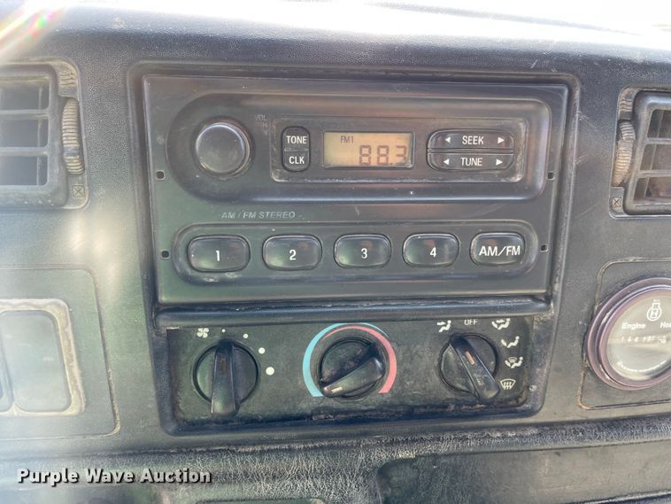 image for item MU9248 2002 Ford F750 Super Duty XL  dump truck