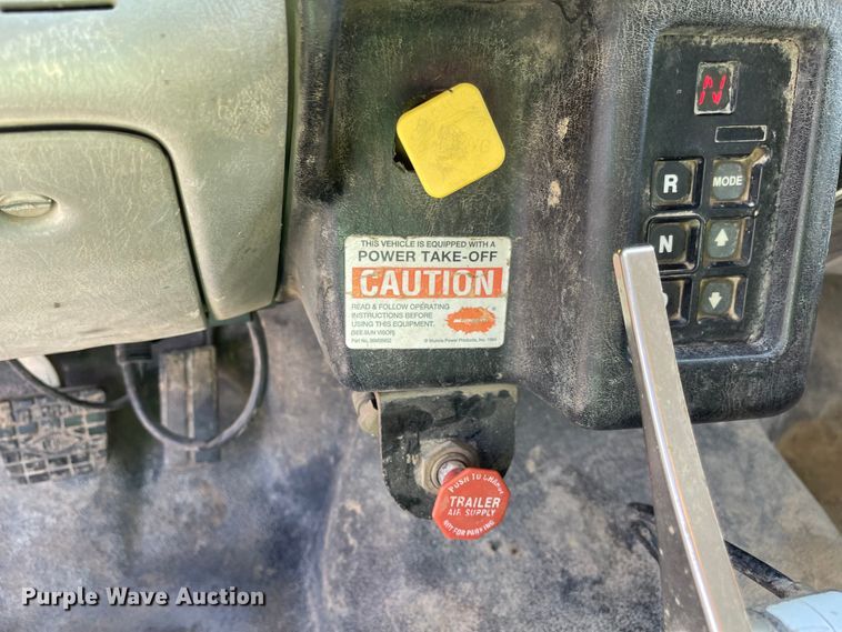 image for item MU9248 2002 Ford F750 Super Duty XL  dump truck