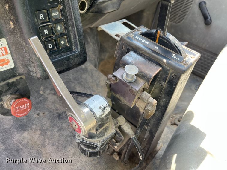 image for item MU9248 2002 Ford F750 Super Duty XL  dump truck